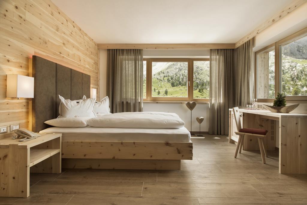 סלבה די ואל גרדנה Passo Sella Dolomiti Mountain Resort מראה חיצוני תמונה