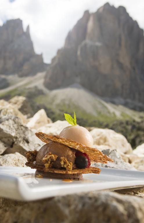 סלבה די ואל גרדנה Passo Sella Dolomiti Mountain Resort מראה חיצוני תמונה
